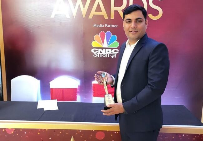 India’s 1st blockchain from yesworld.io awarded by Best technology entrepreneur of the year award by CNBC Business Excellence awards